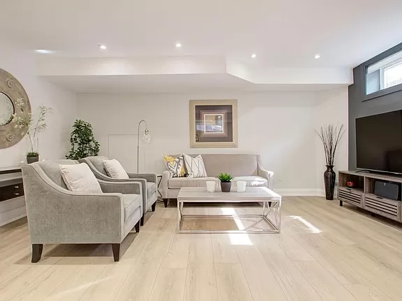 47 Nathan Hale Dr Huntington,NY 11743 ,