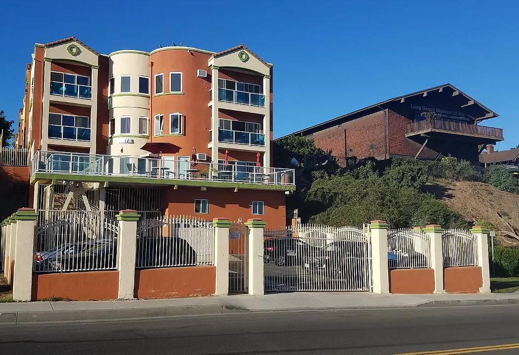 2230 E Ocean Blvd Long Beach, CA 90803