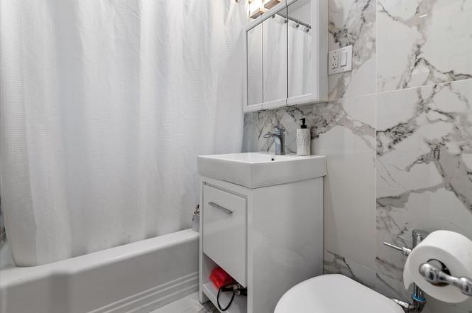 83-30 98th St Woodhaven,NY 11421