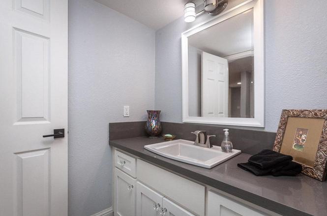 6713 Embarcadero Dr Stockton, CA 95219,