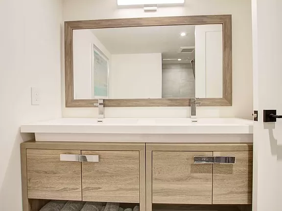 47 Nathan Hale Dr Huntington,NY 11743 ,