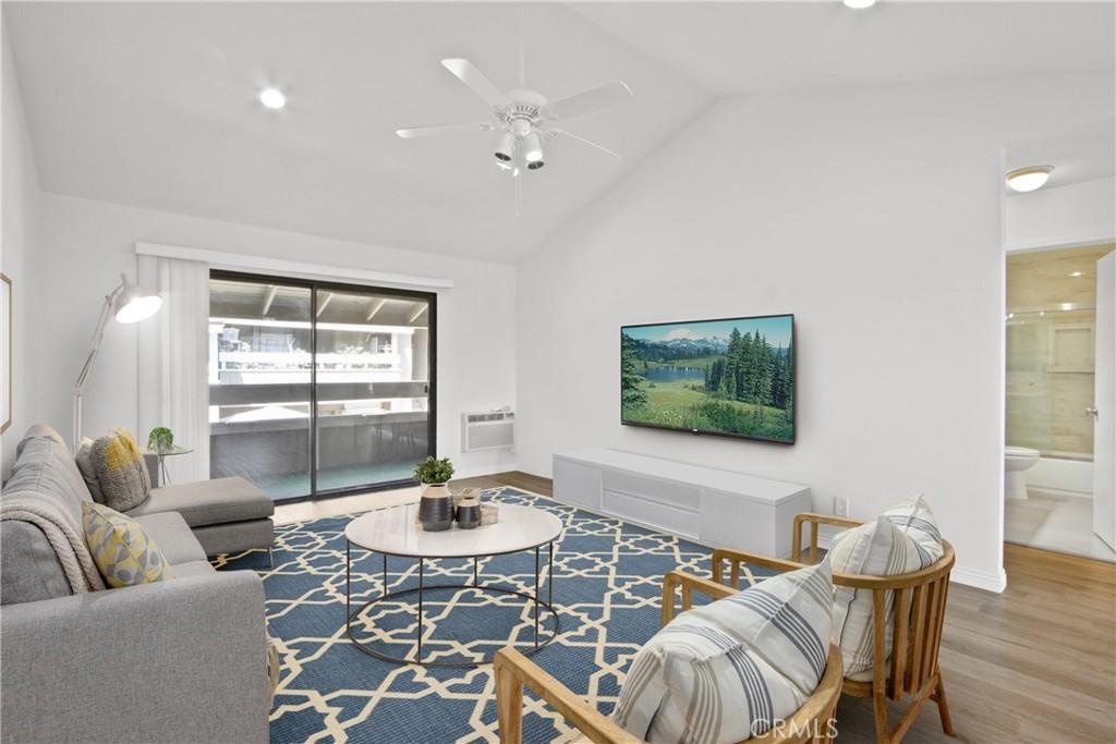 326 Streamwood, Irvine, CA 92620